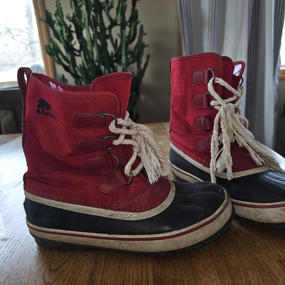 Sorel womens 7. Missing inside liner and original laces. - Picture 6 of 10
